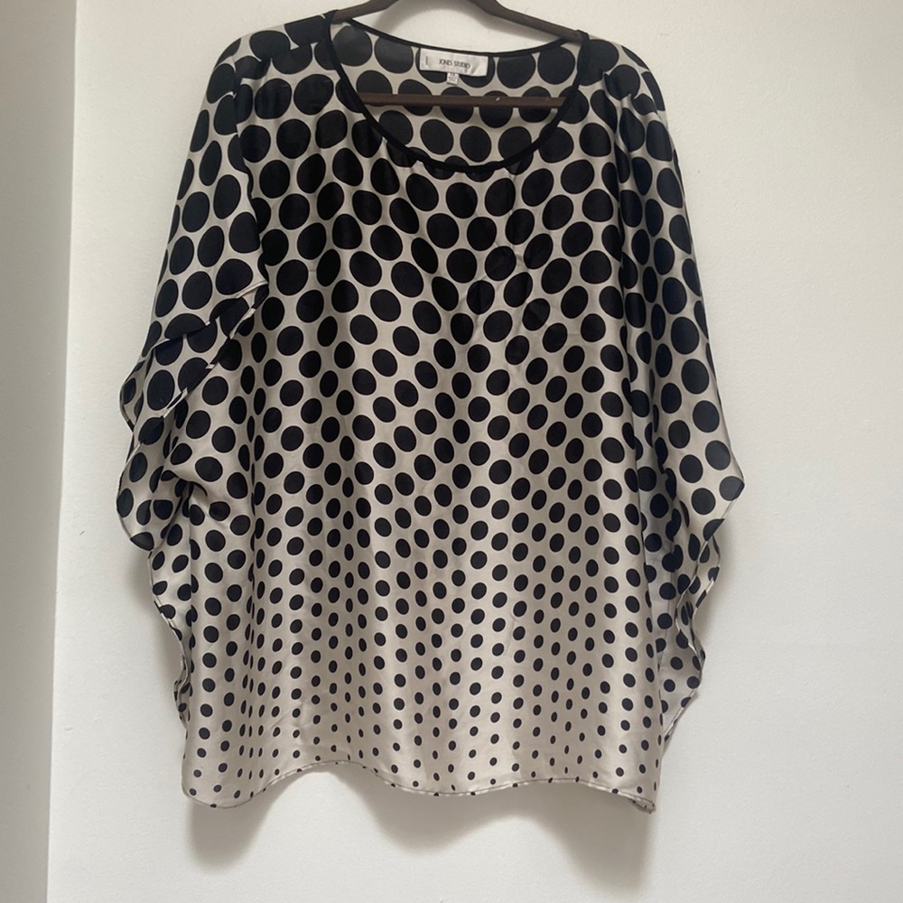 Jones Studio 2X box blouse , polka dot , classic , soft poly /op$200